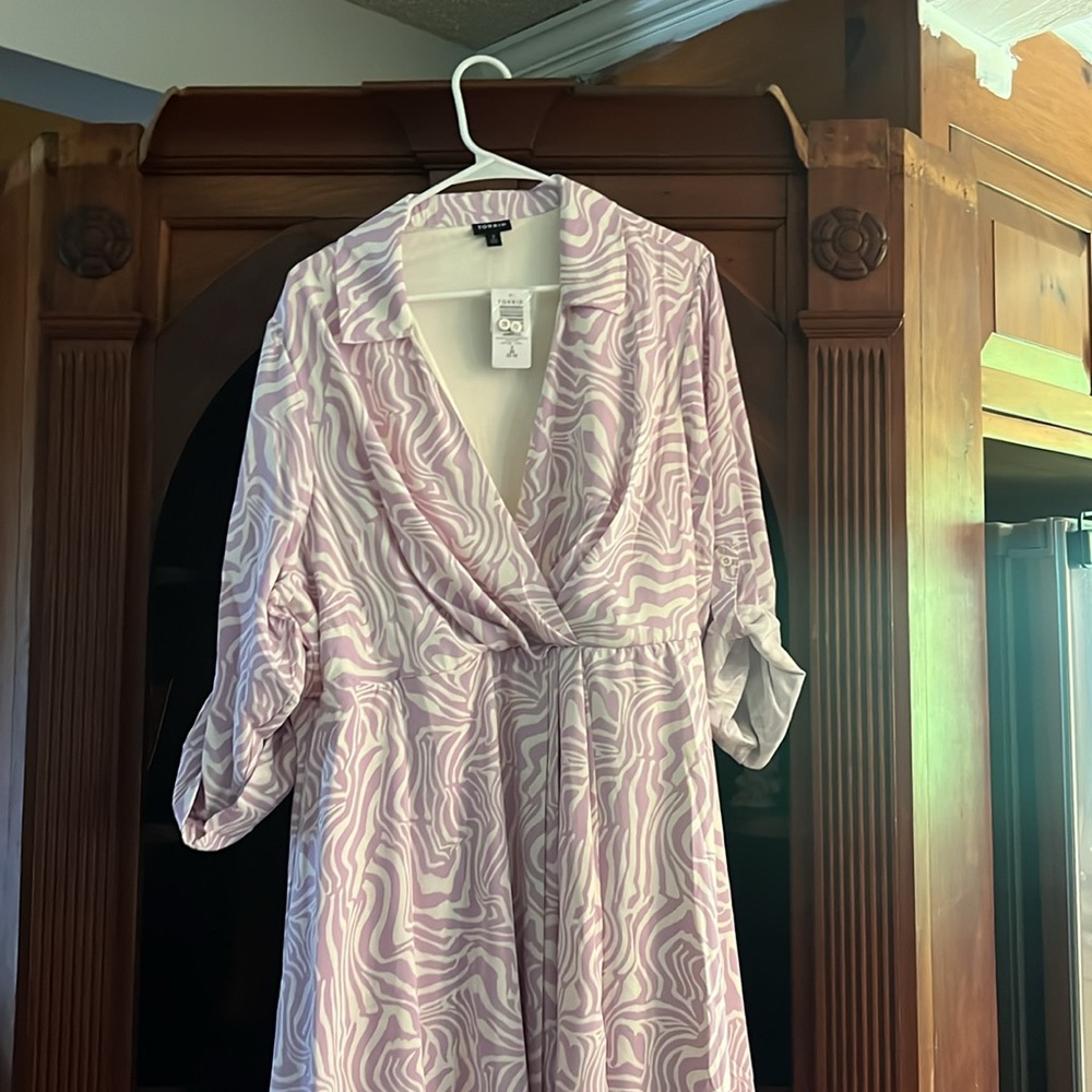 Brand new dress never with tags - Picture 2 of 3